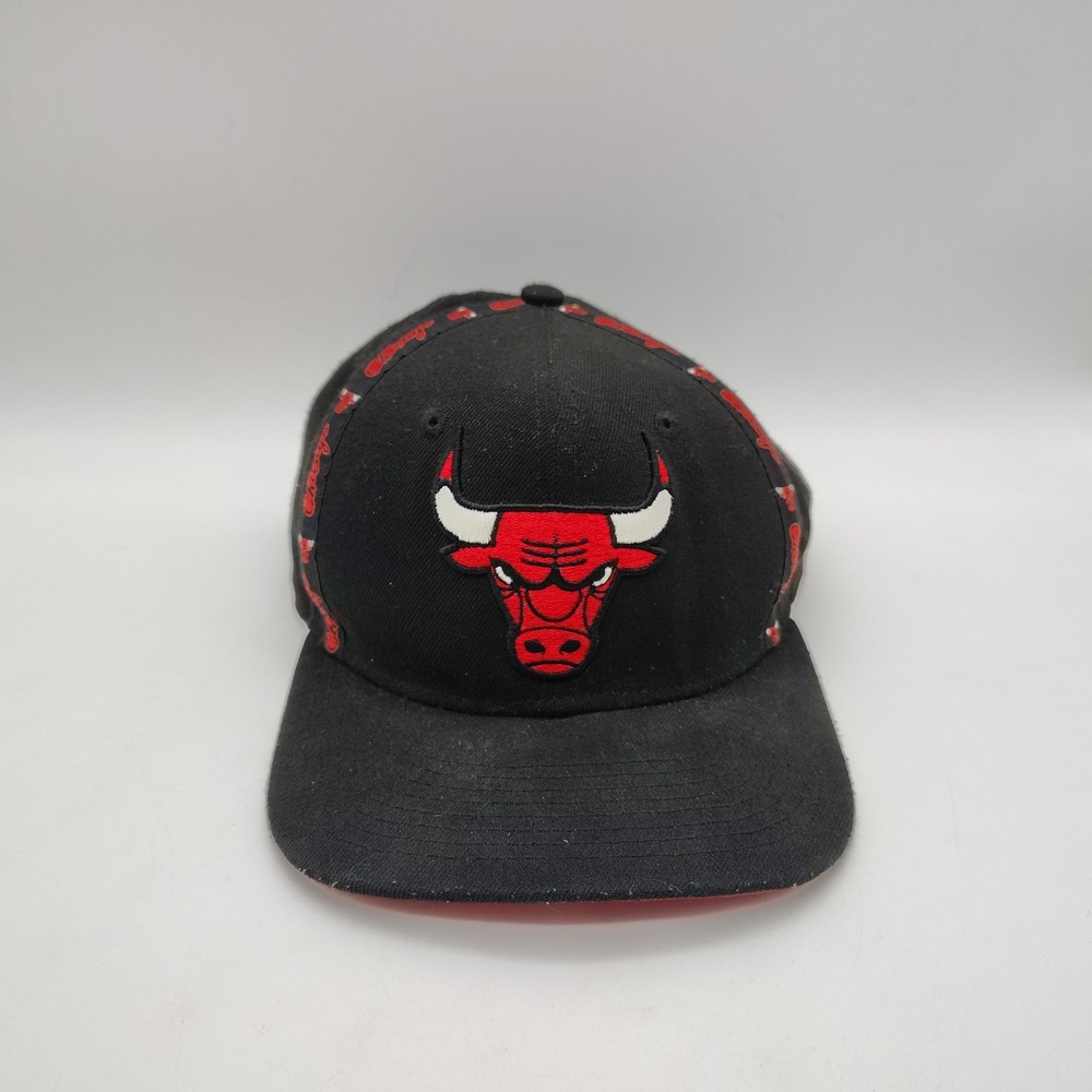 Chicago Bulls NBA New Era 9FIFTY‎ Snapback Hat Black Red Embroidered Logo OSFM